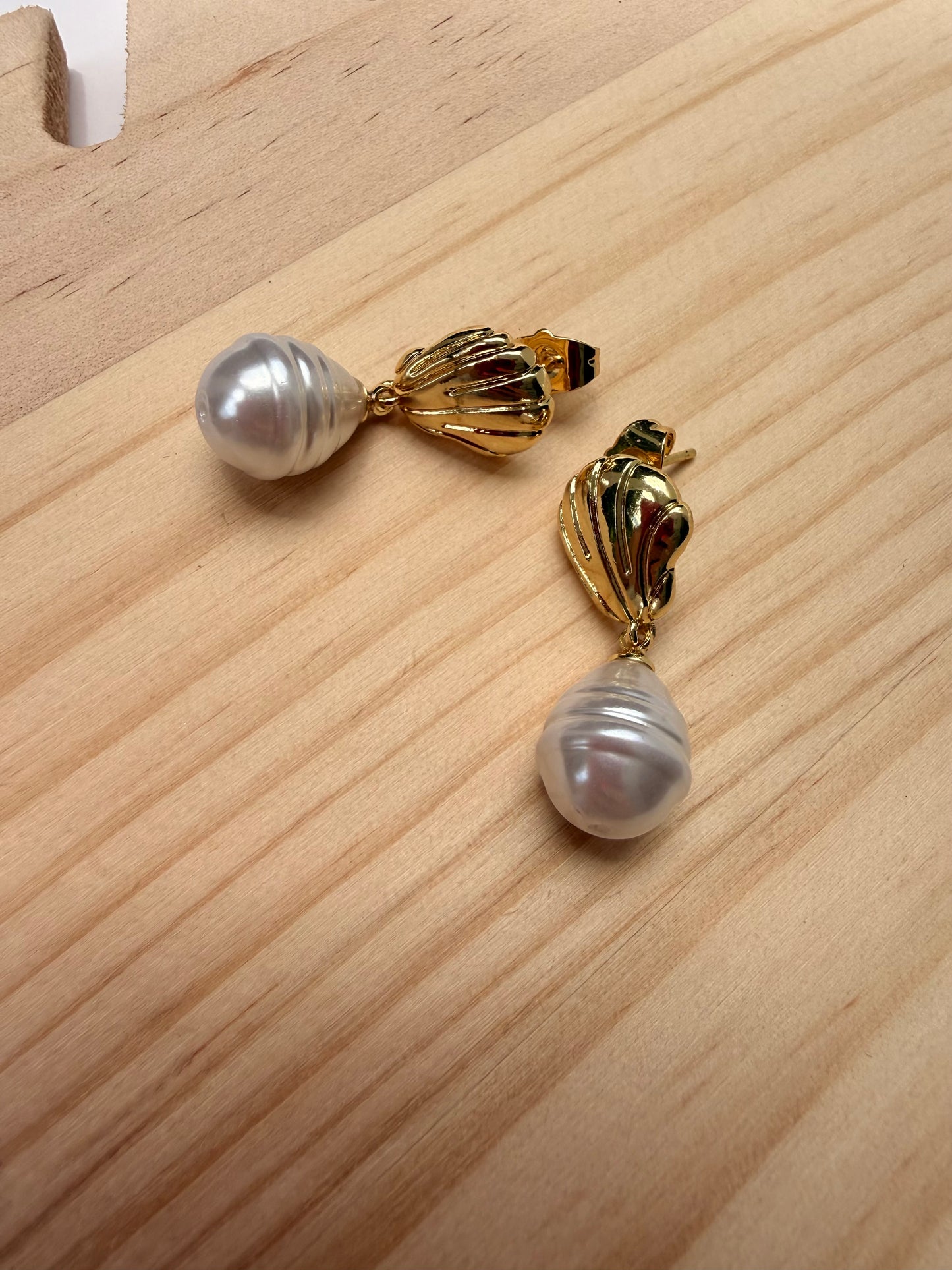 Solea Pearl Drop Earrings
