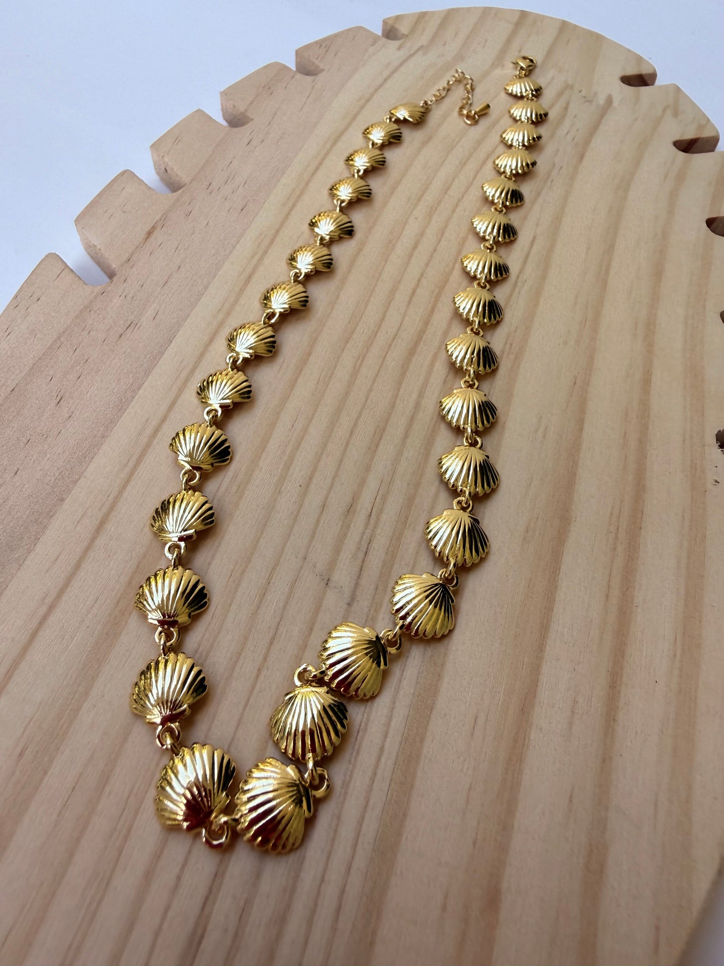 Isla Shell Necklace