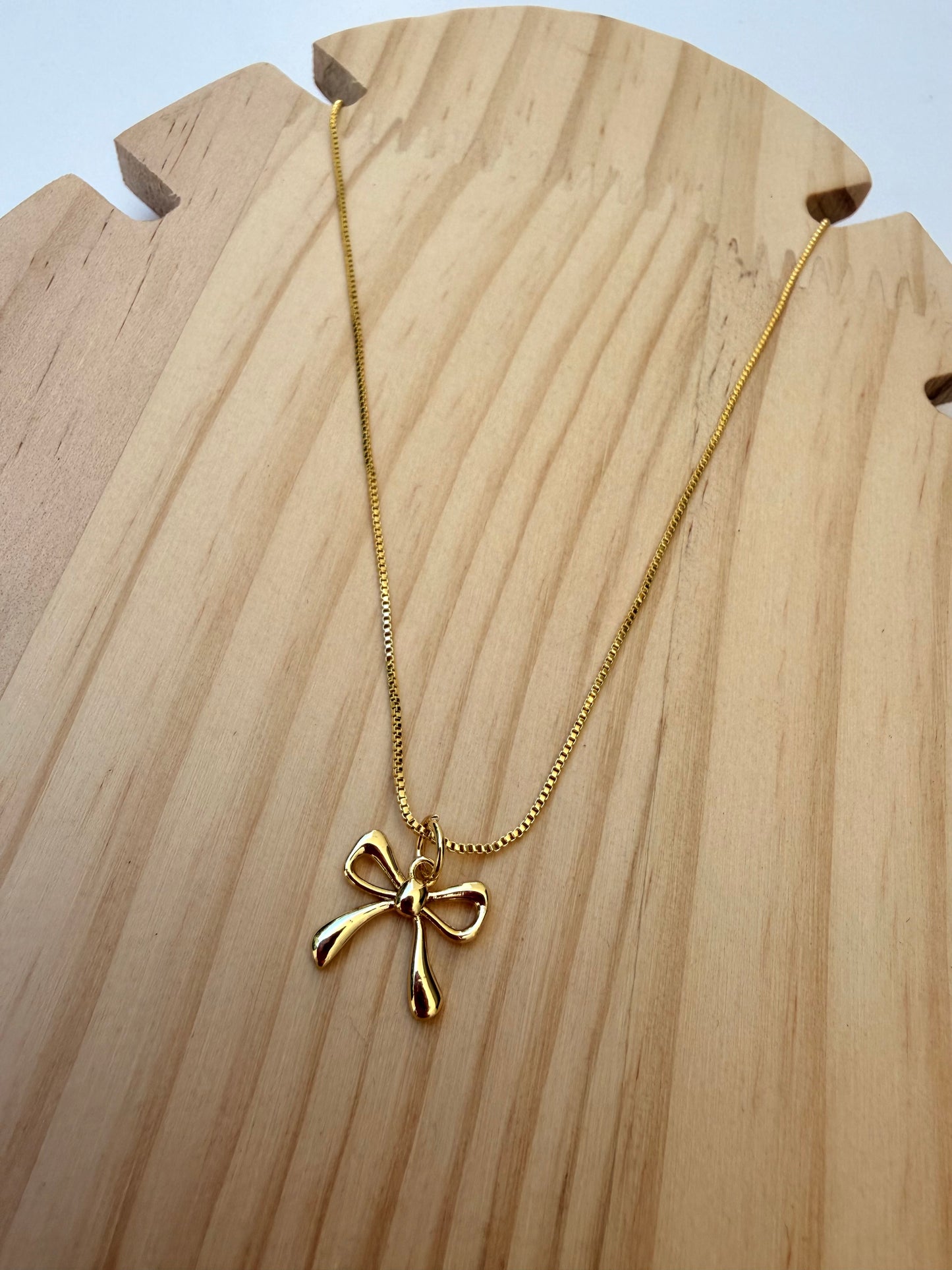 Amour Bow Necklace
