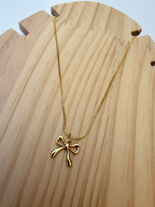 Amour Bow Necklace