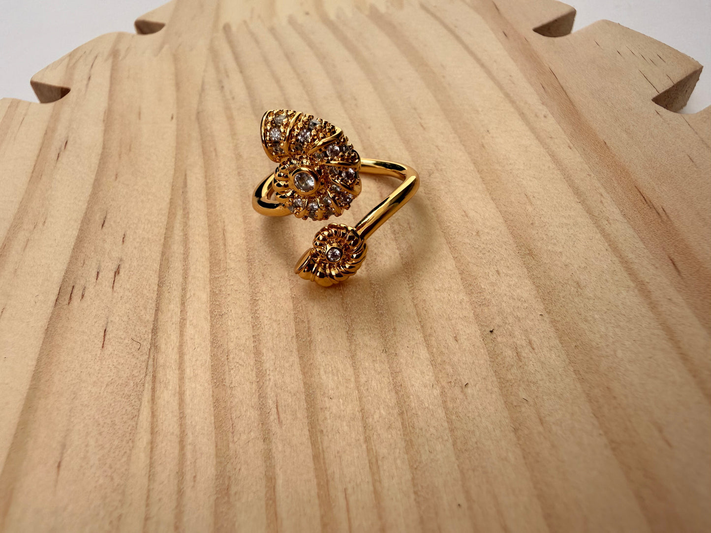 Isla Radiant Ring