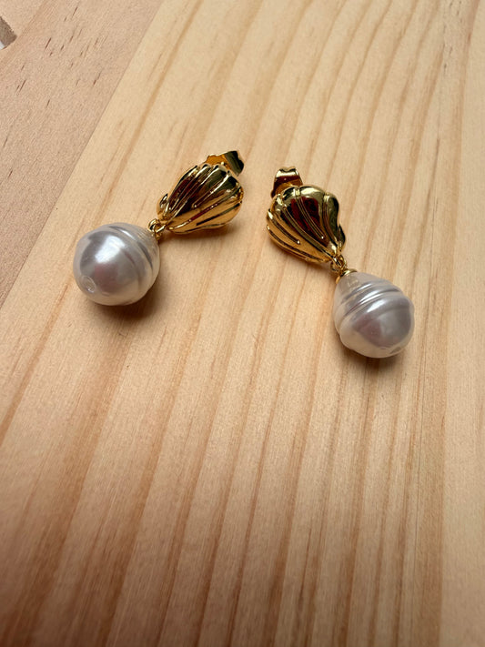 Solea Pearl Drop Earrings