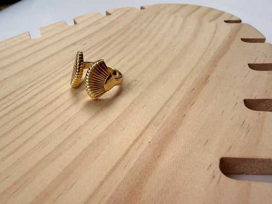 Solea Shell Ring
