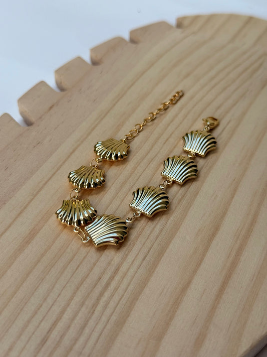 Solea Shell Bracelet