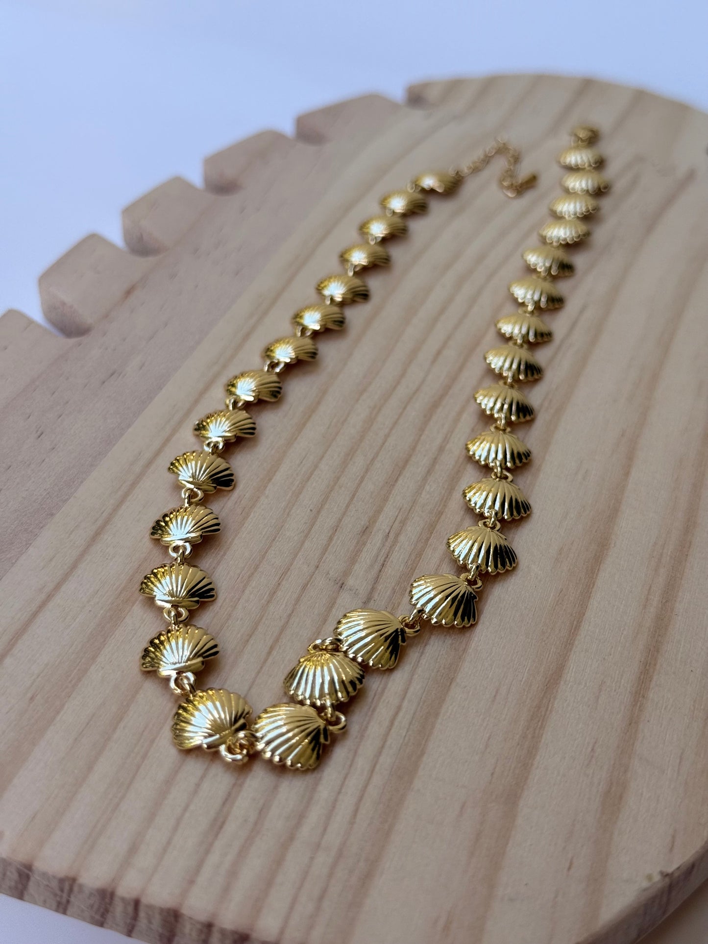 Isla Shell Necklace